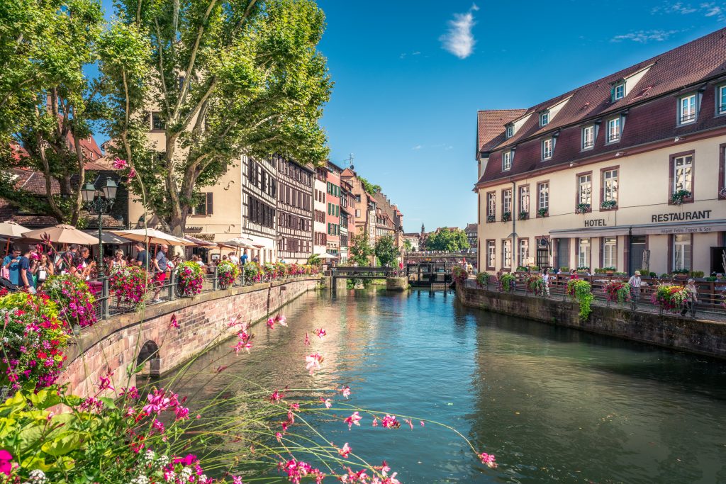 Chuyển phát nhanh từ Việt Nam đi Strasbourg giá rẻ, chuyên nghiệp